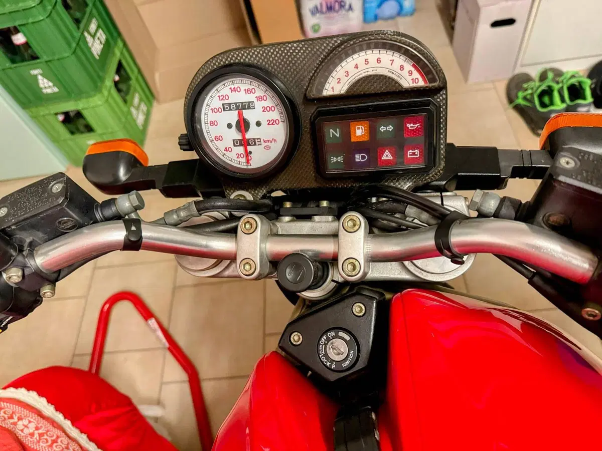Ducati Monster 900 (7)