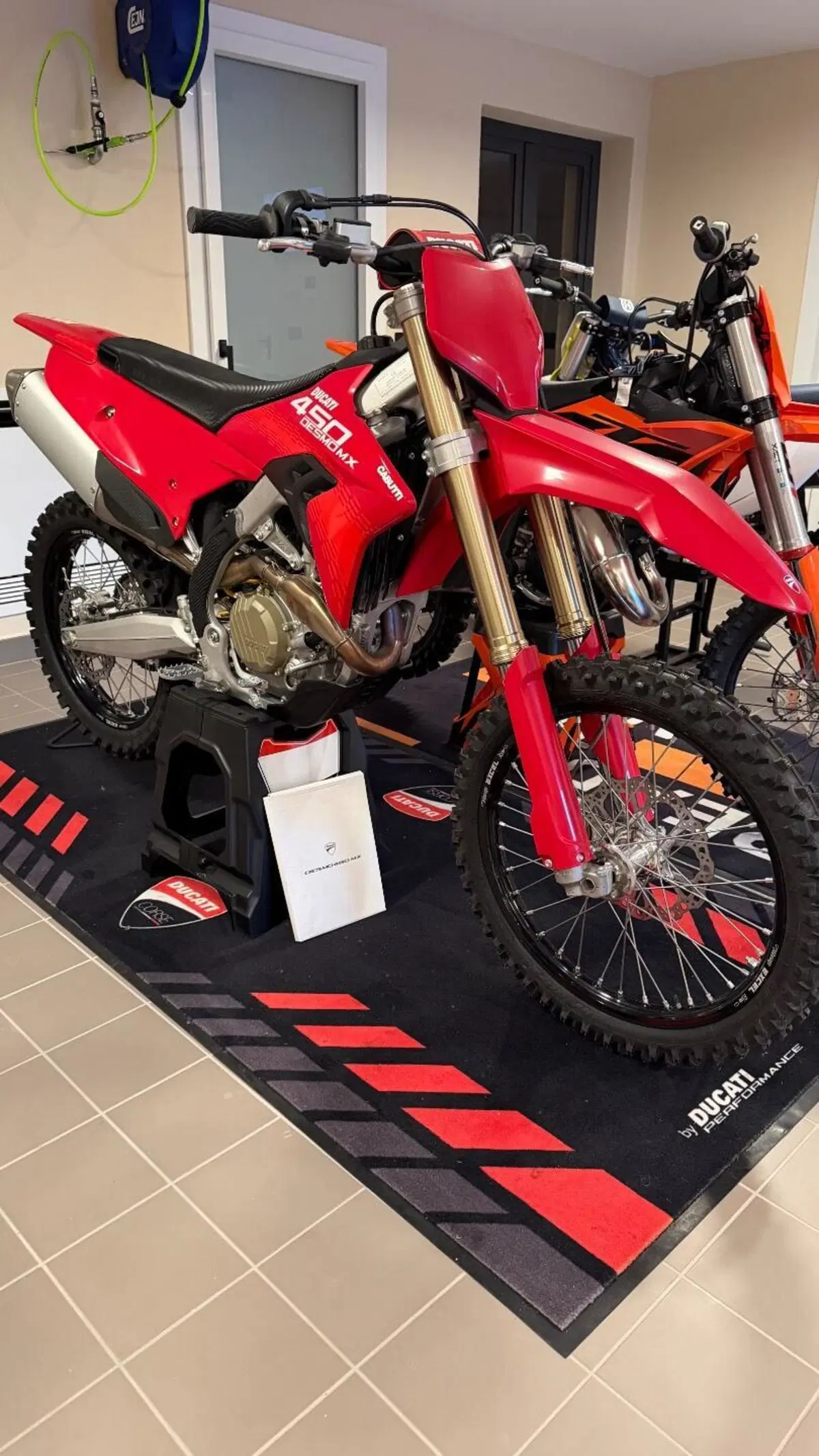 Ducati Desmo450 MX (2026) (2)