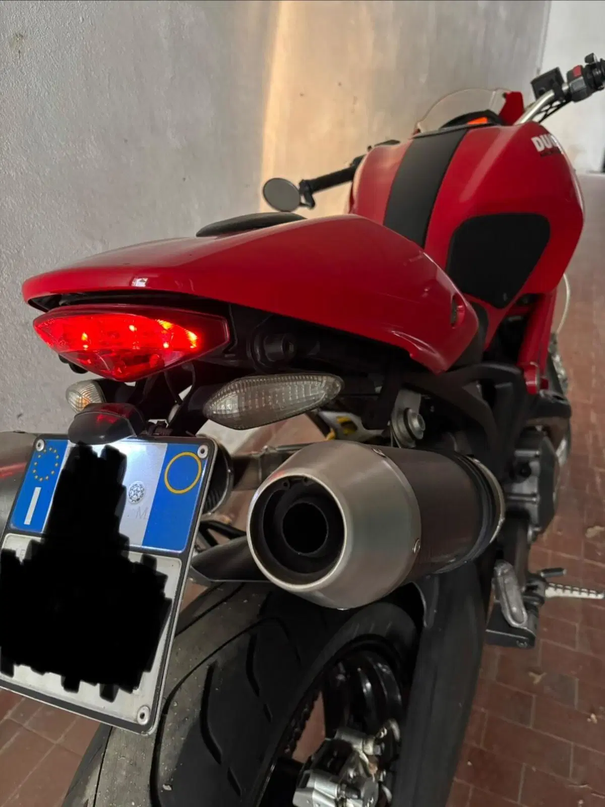 Ducati Monster 696 (2008 - 13) (3)