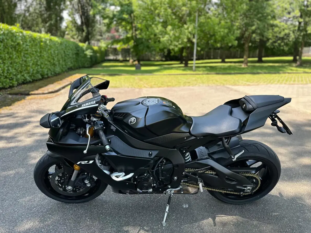 Yamaha YZF R1 (2017 - 19) (7)