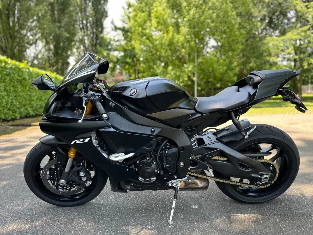 Yamaha YZF R1 (2017 - 19) (8)