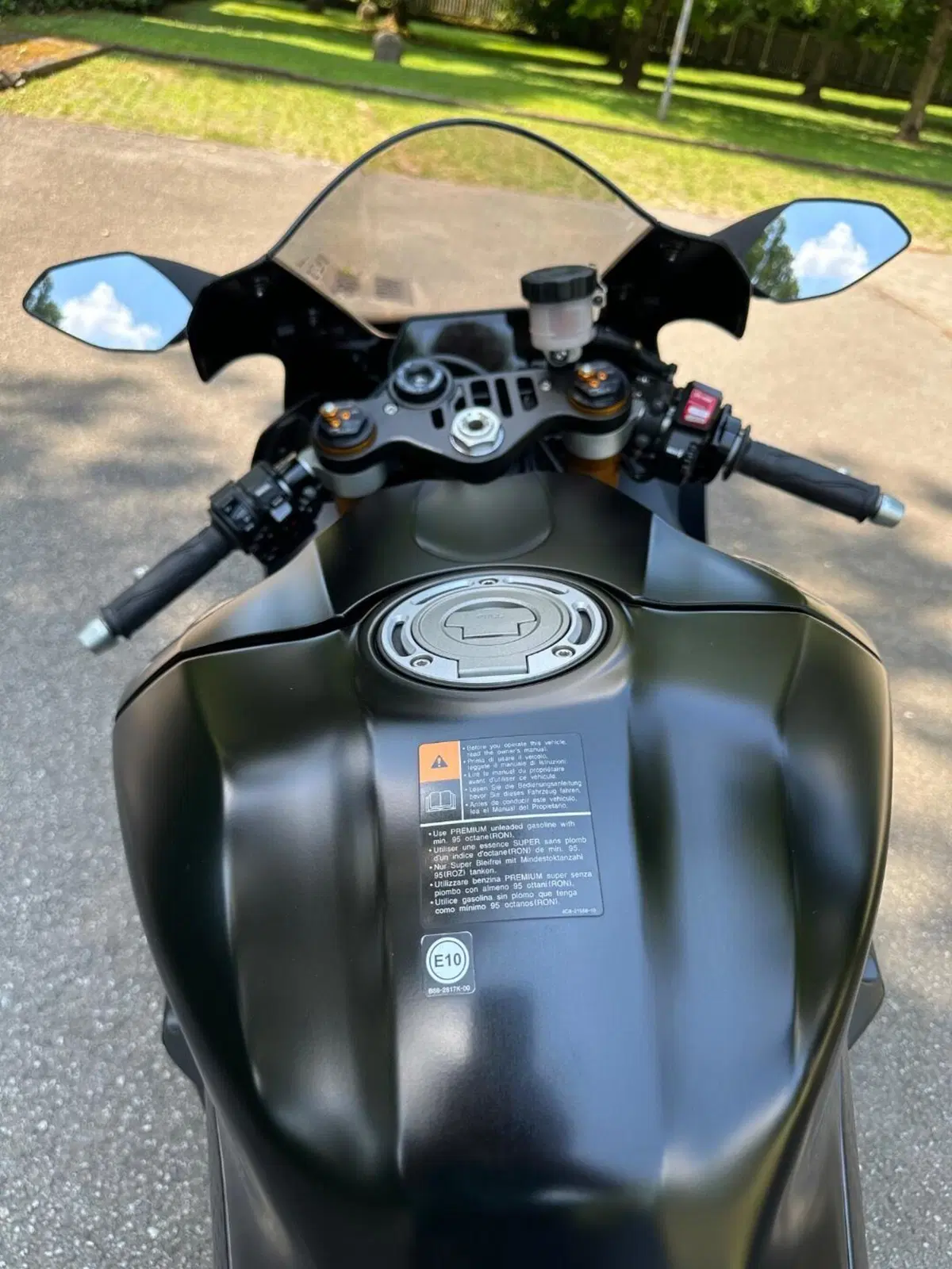 Yamaha YZF R1 (2017 - 19) (9)