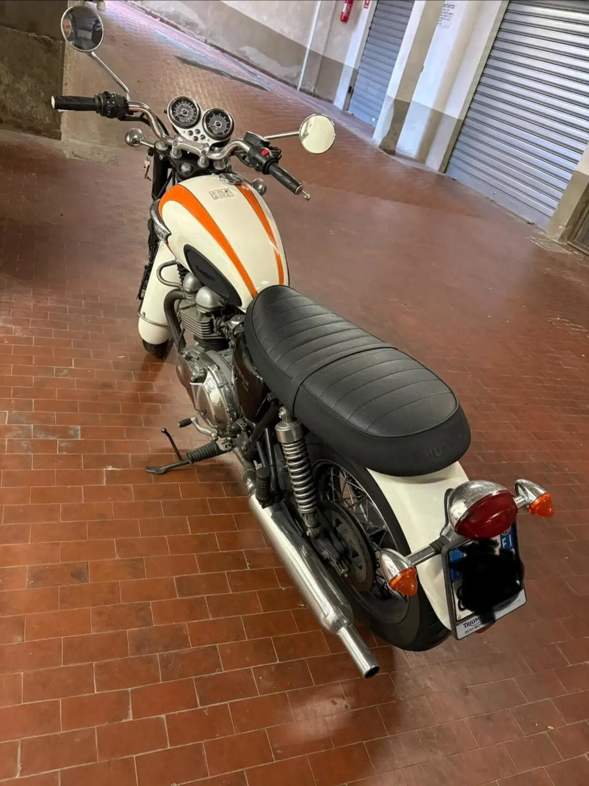 Triumph Bonneville T100 (2001 - 07) (5)