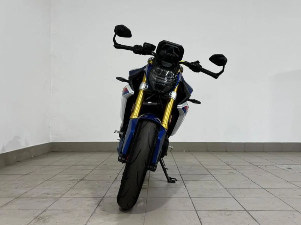 Bmw F 900 R (2025 - 26) (2)