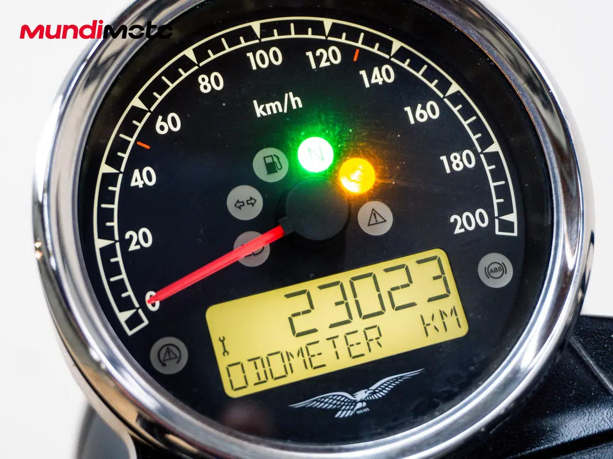 Moto Guzzi V7 III Stone Night Pack (2019 - 20) (12)