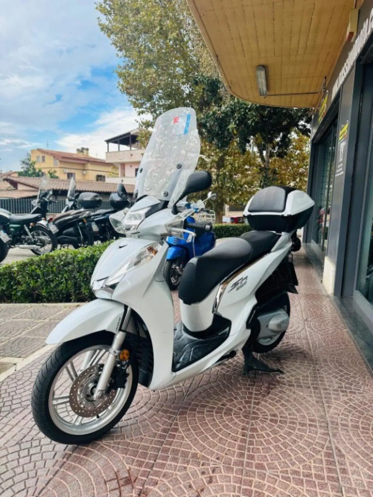 Honda SH 300 i ABS (2016 - 20) (13)