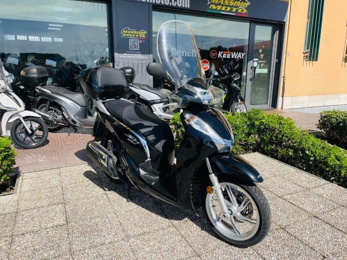 Honda SH 300 i ABS (2016 - 20) (9)