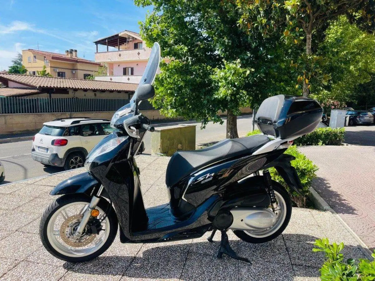 Honda SH 300 i ABS (2016 - 20) (10)