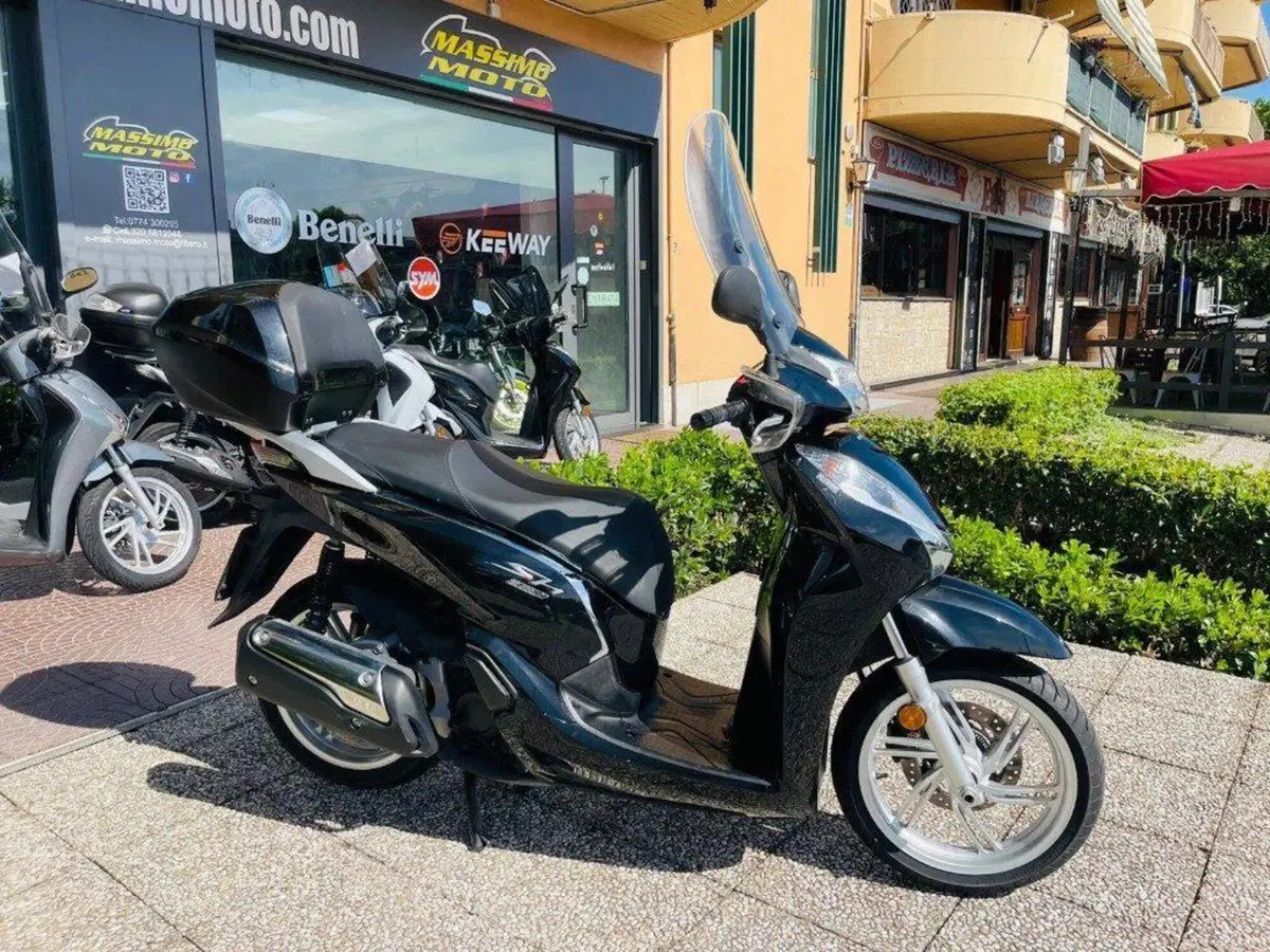 Honda SH 300 i ABS (2016 - 20) (8)