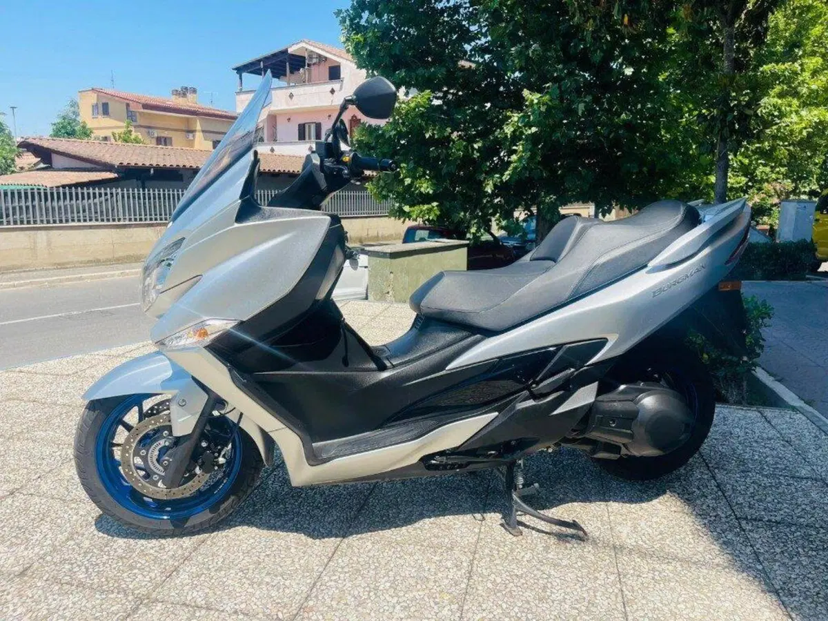 Suzuki Burgman 400 (2022 - 24) (8)
