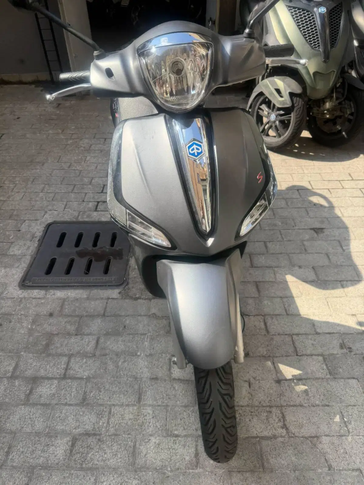 Piaggio Liberty 150 i-get ABS (2016) (2)