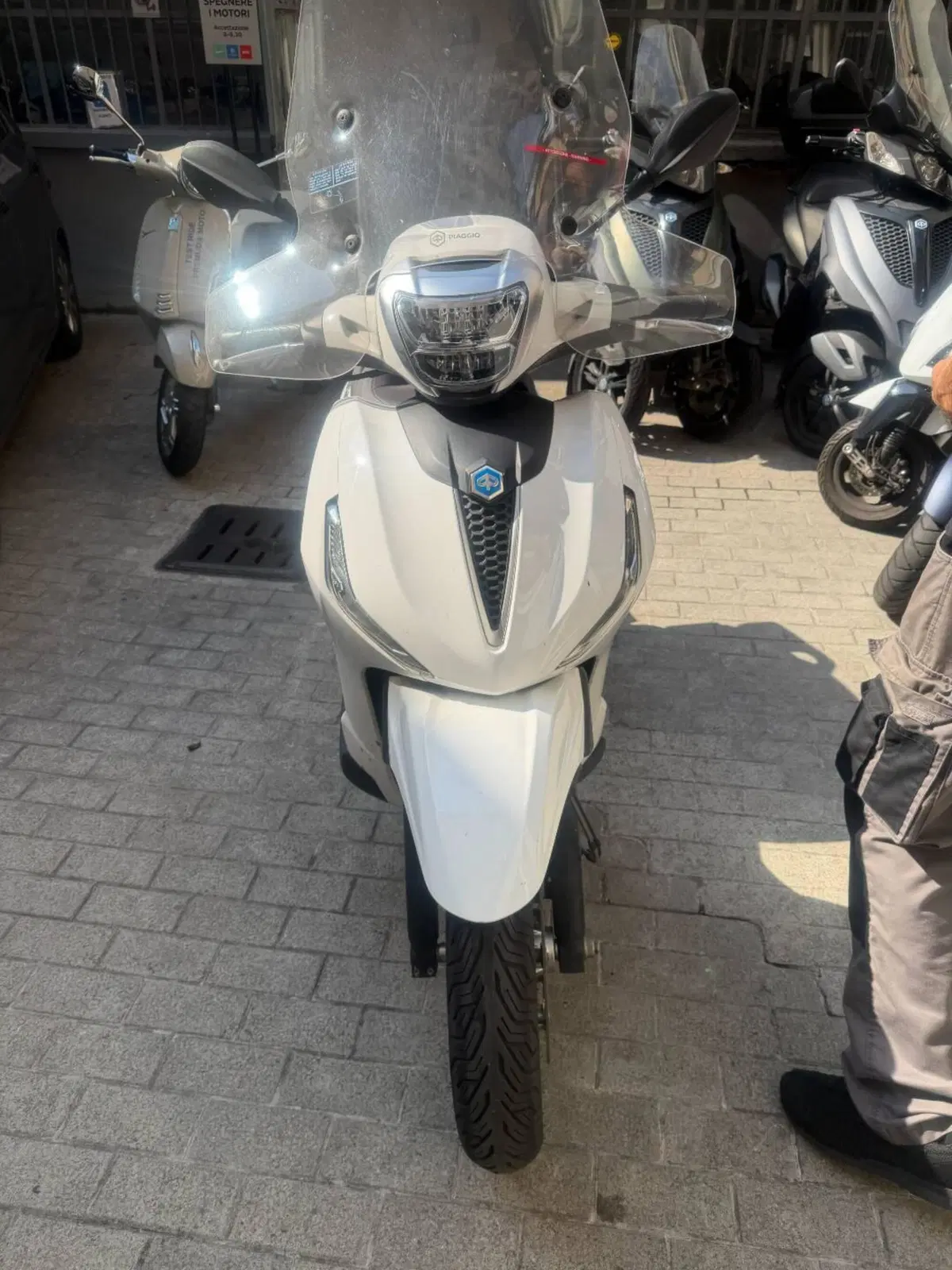 Piaggio Beverly 300 Hpe (2021)