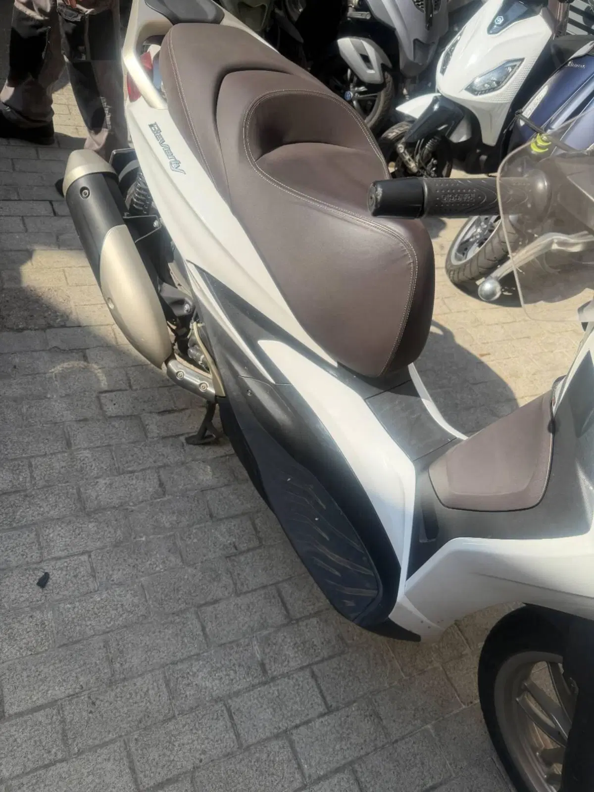 Piaggio Beverly 300 Hpe (2021) (3)