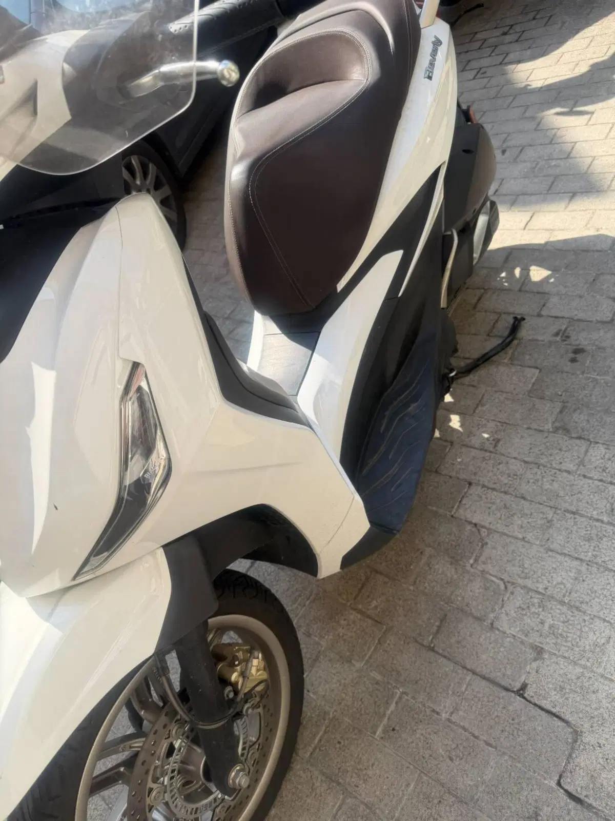 Piaggio Beverly 300 Hpe (2021) (4)