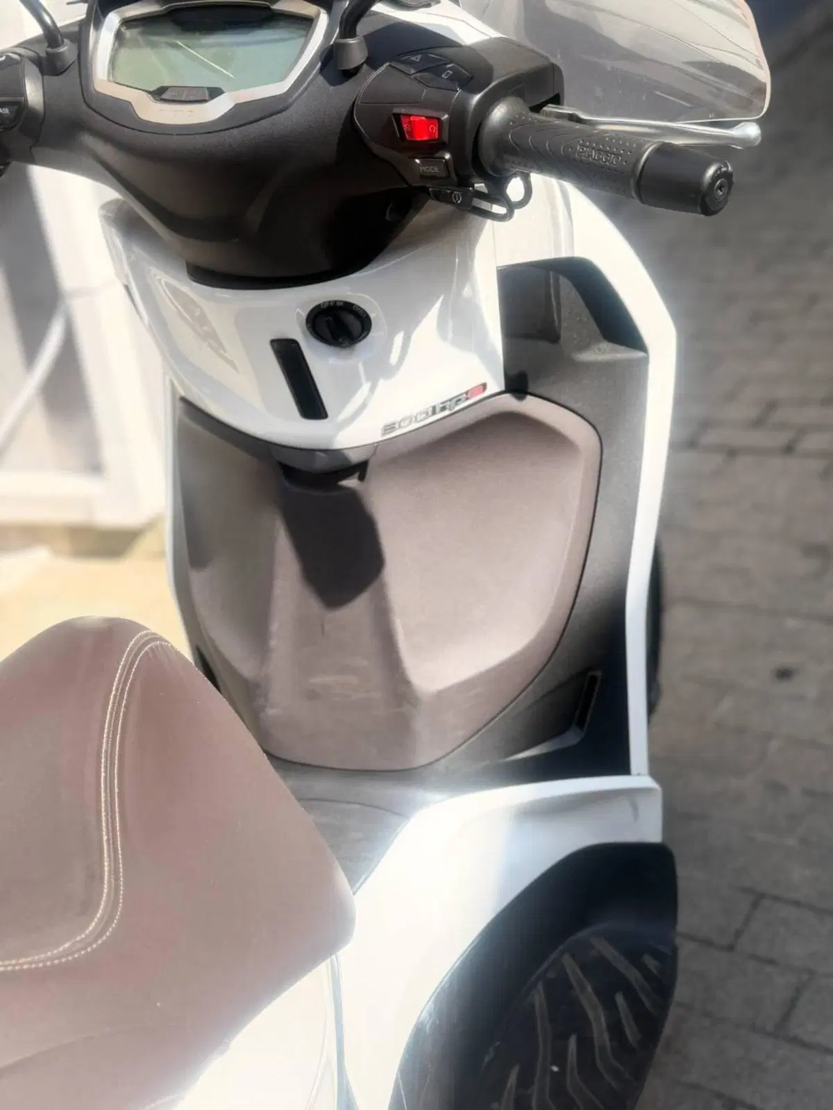 Piaggio Beverly 300 Hpe (2021) (7)