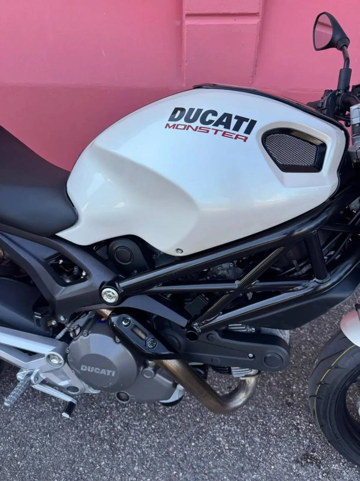 Ducati Monster 696 Plus (2007 - 14) (4)