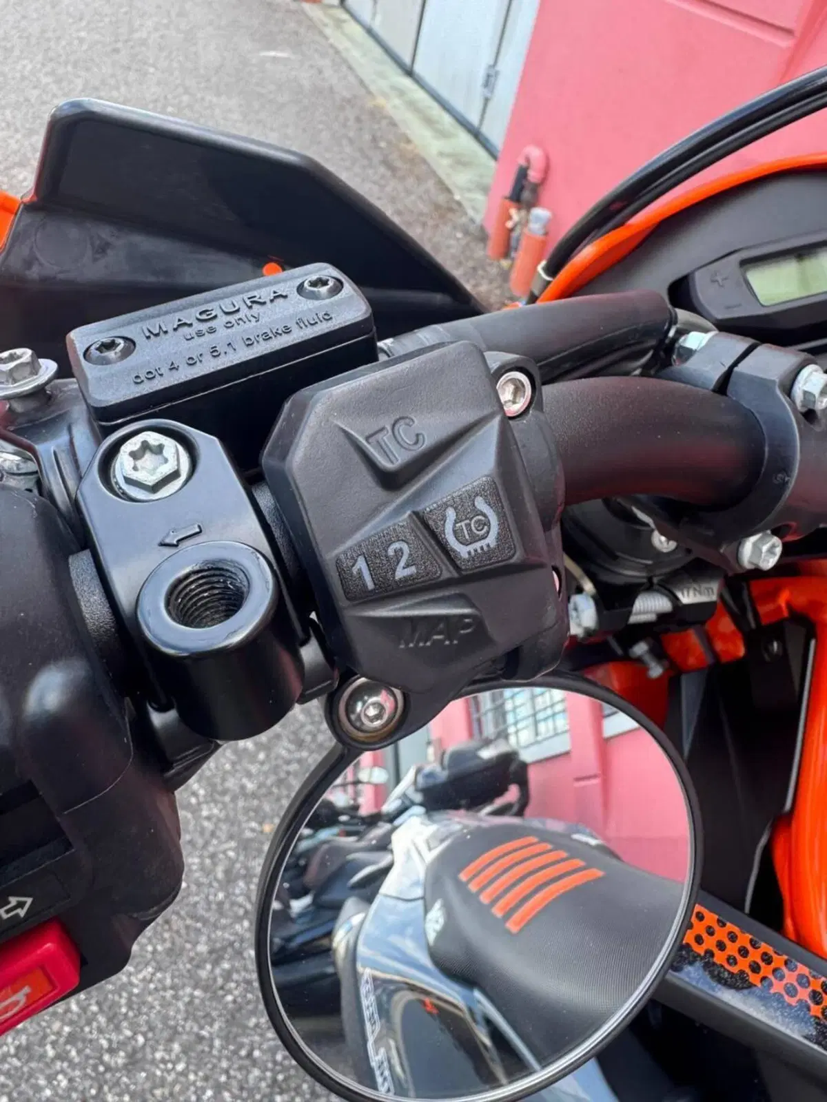 KTM 690 SMC R (2021 - 22) (15)
