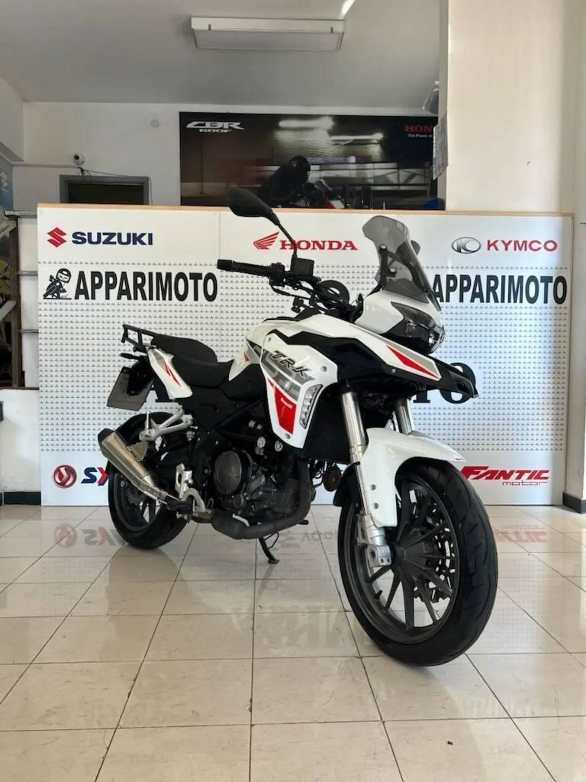 Benelli TRK 251 (2022 - 25) (2)