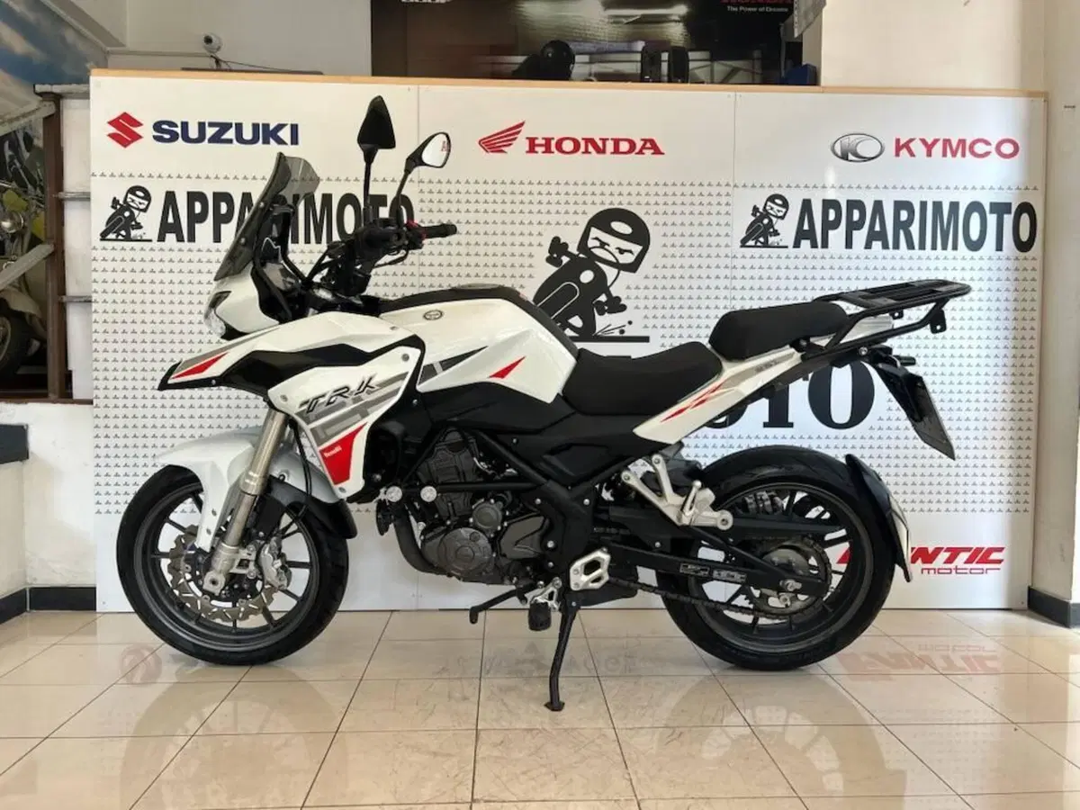 Benelli TRK 251 (2022 - 25) (4)