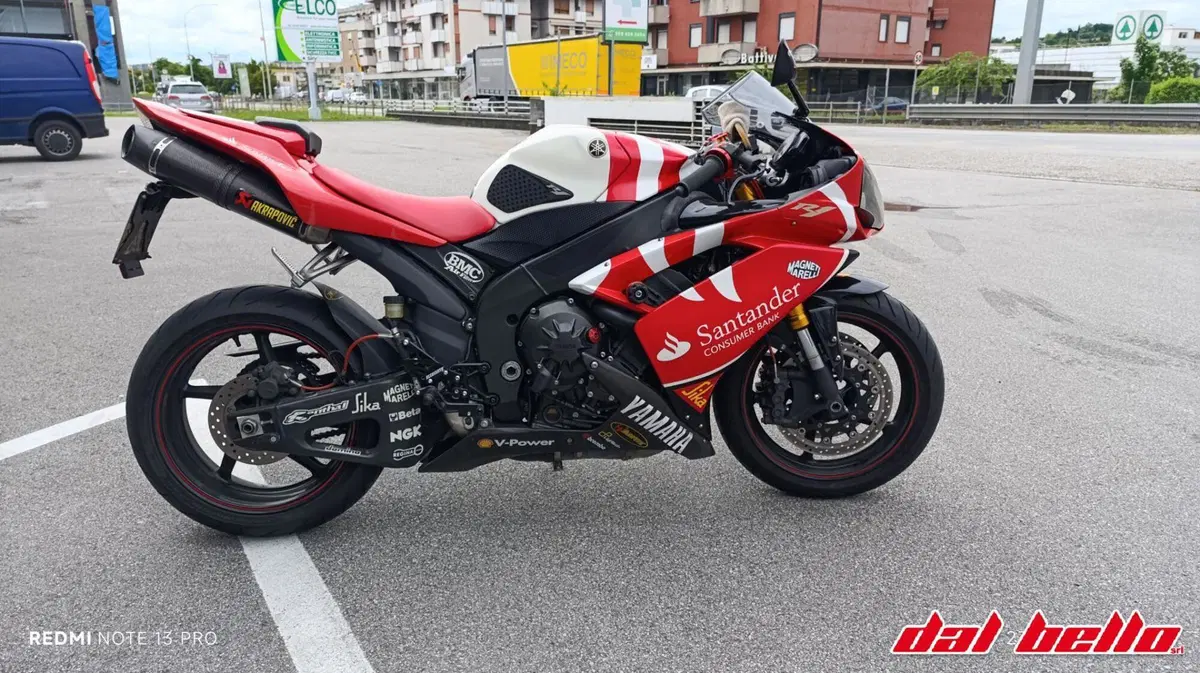 Yamaha YZF R1 (2007 - 08) (2)