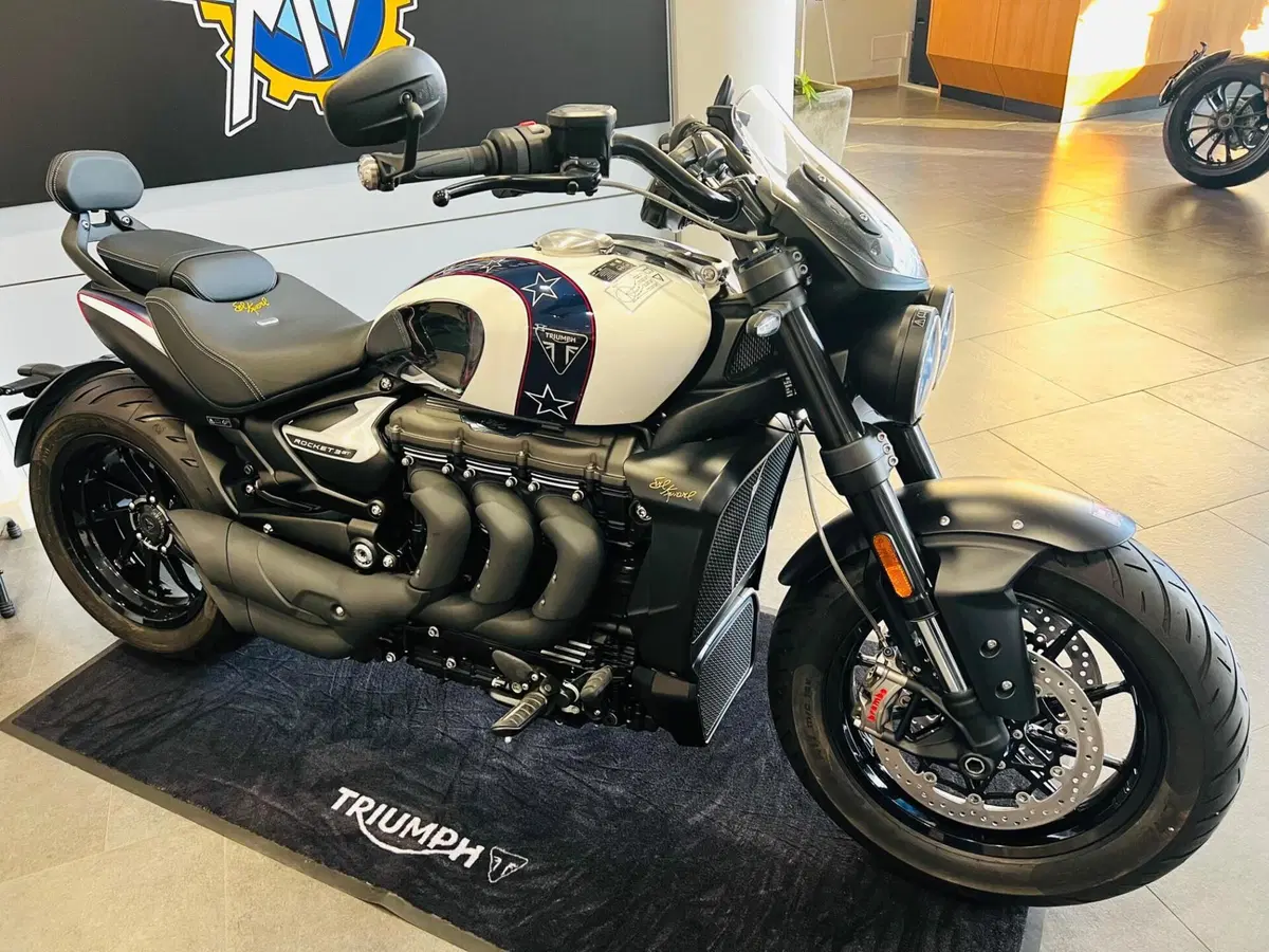 Triumph Rocket 3 GT Evel Knievel Special Edition (2025) (2)