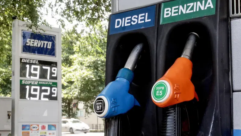 Carburanti: accise ridotte prorogate al 3 luglio. Quello che c'&egrave; da sapere sui nuovi prezzi
