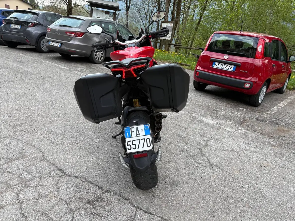MV Agusta Turismo Veloce 800 Rosso (2021 - 23) (4)