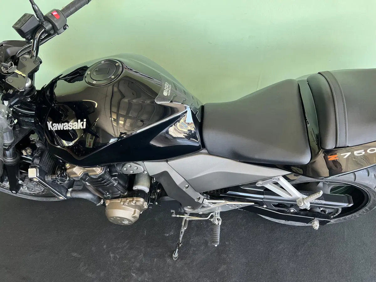 Kawasaki Z 750 (2003 - 06) (18)