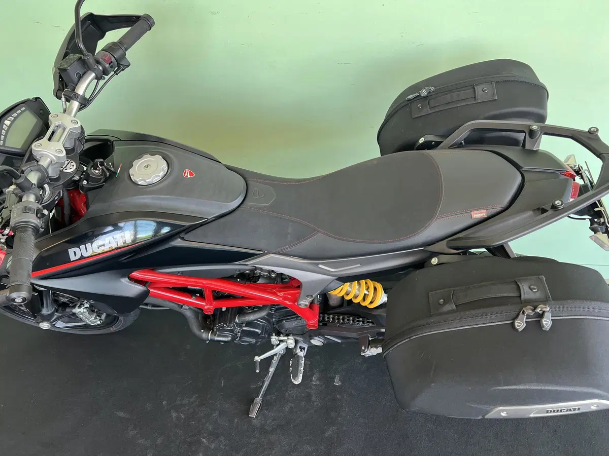 Ducati Hypermotard 821 (2013 - 15) (16)