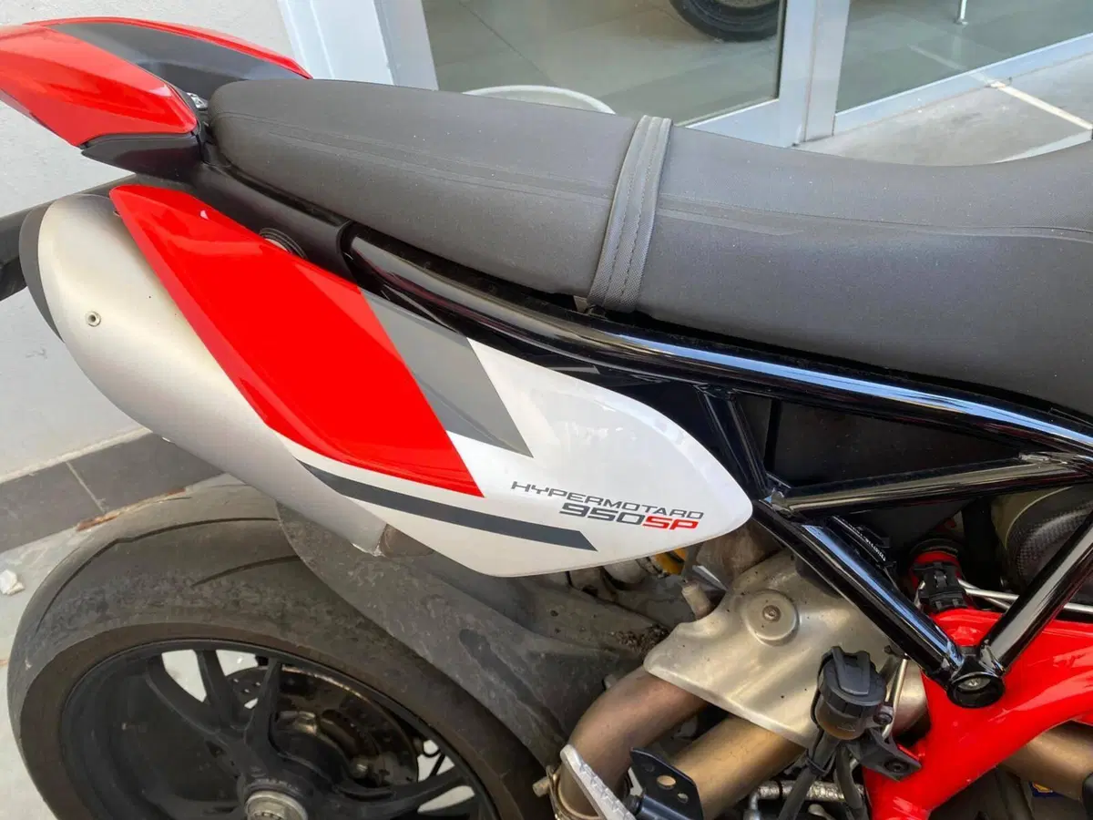 Ducati Hypermotard 950 SP (2022 - 25) (9)