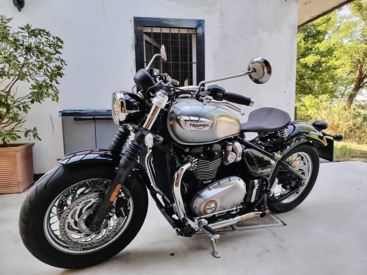 Triumph Bonneville Speedmaster 1200 Triumph-Speedmaster Gold Line (2022) (9)