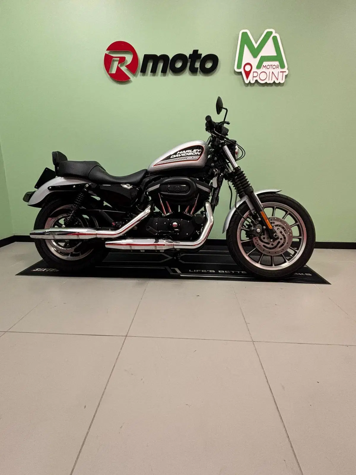 Harley-Davidson 883 R (2008 - 16) - XL 883R