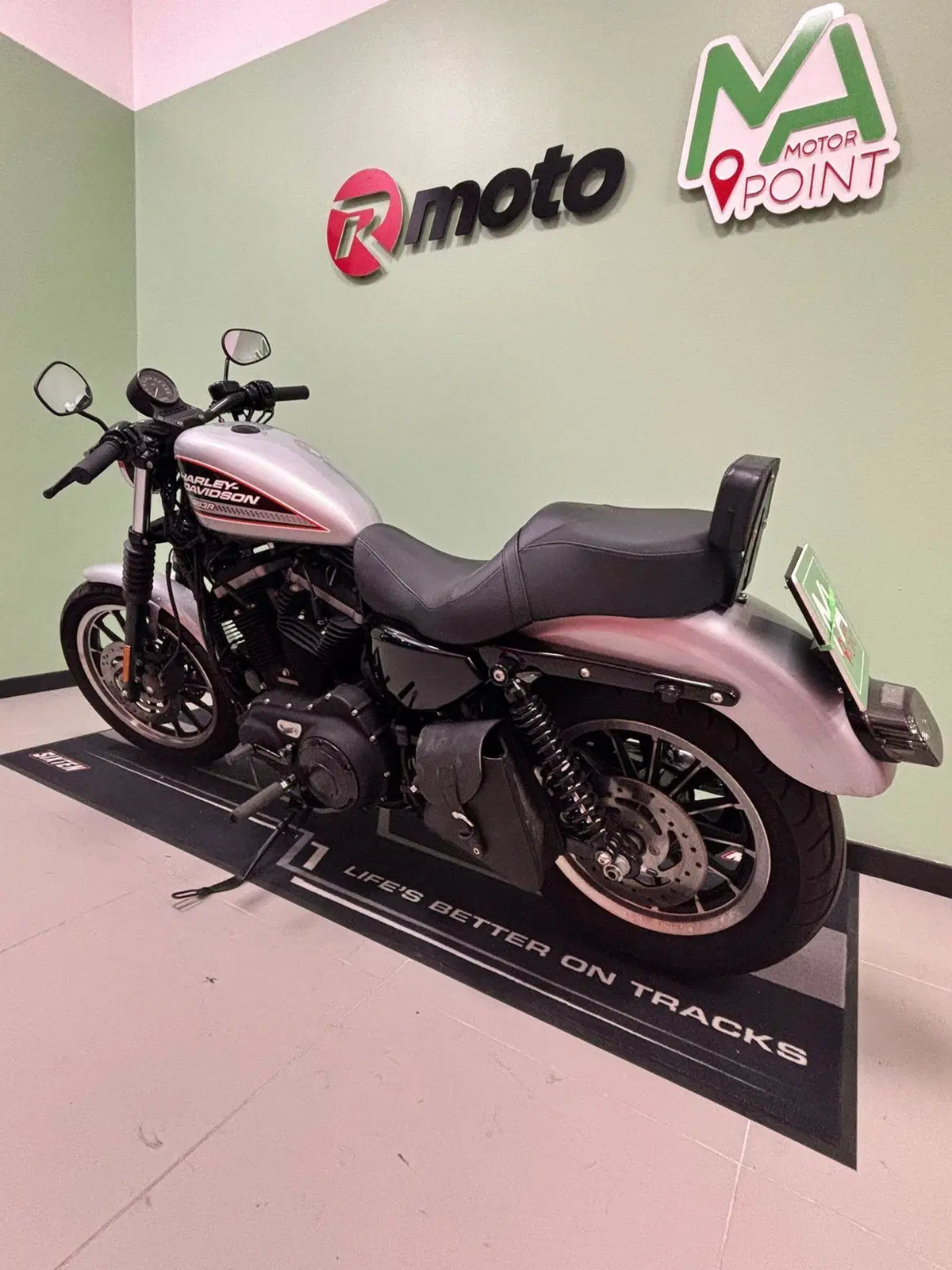Harley-Davidson 883 R (2008 - 16) - XL 883R (3)