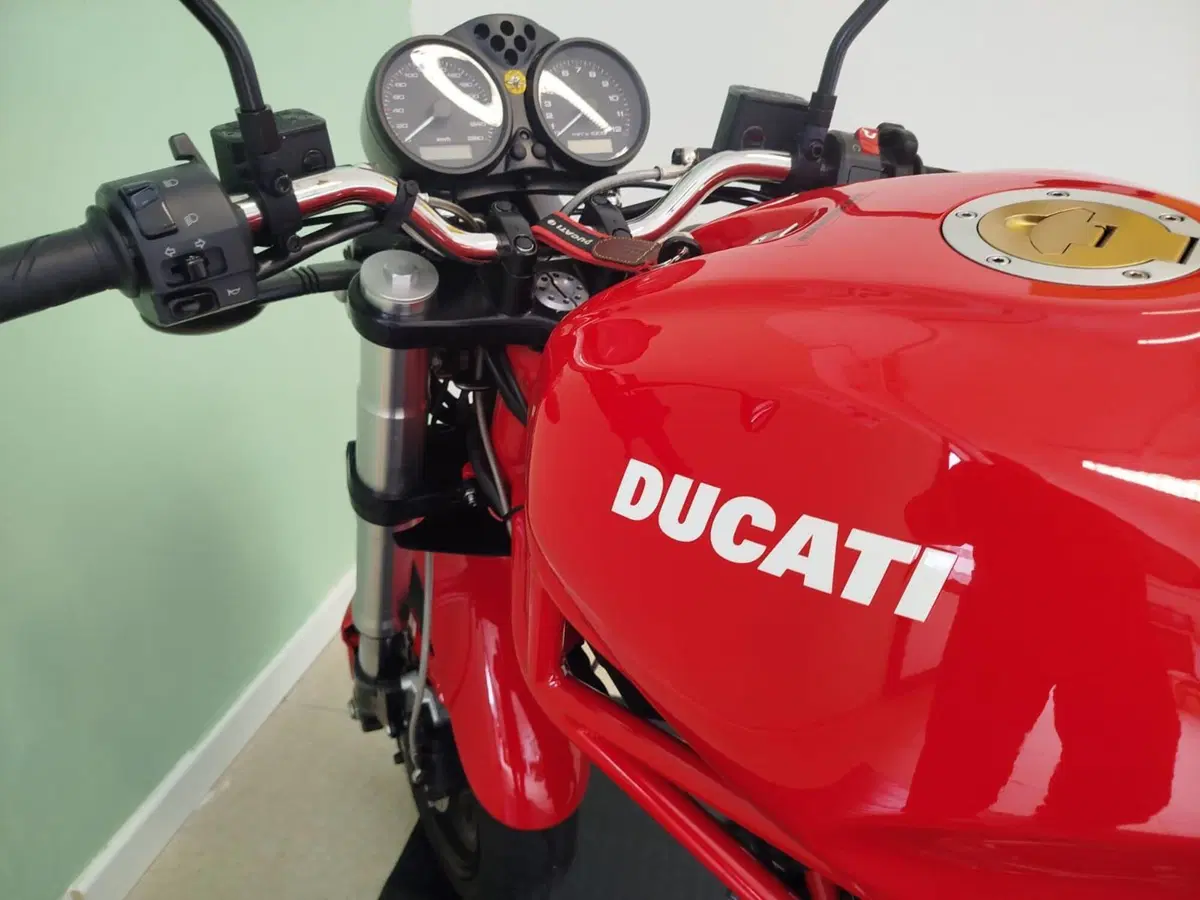 Ducati Monster 695 (2006 - 08) (8)