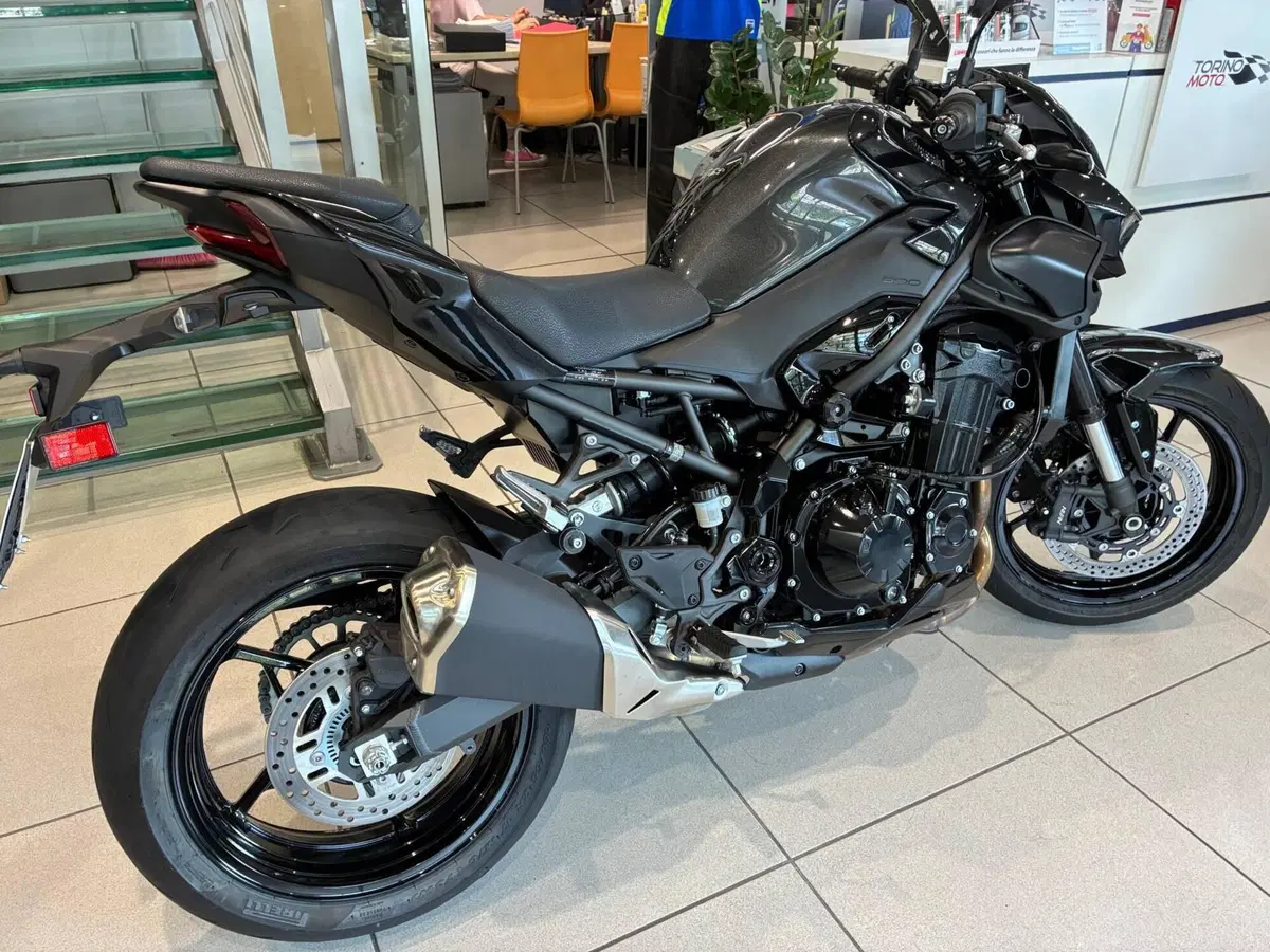 Kawasaki Z 900 Performance (2025 - 26) (6)