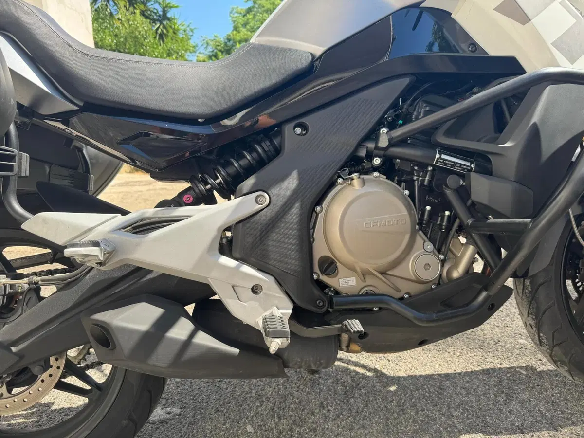 CFMOTO 650MT (2021 - 24) (15)
