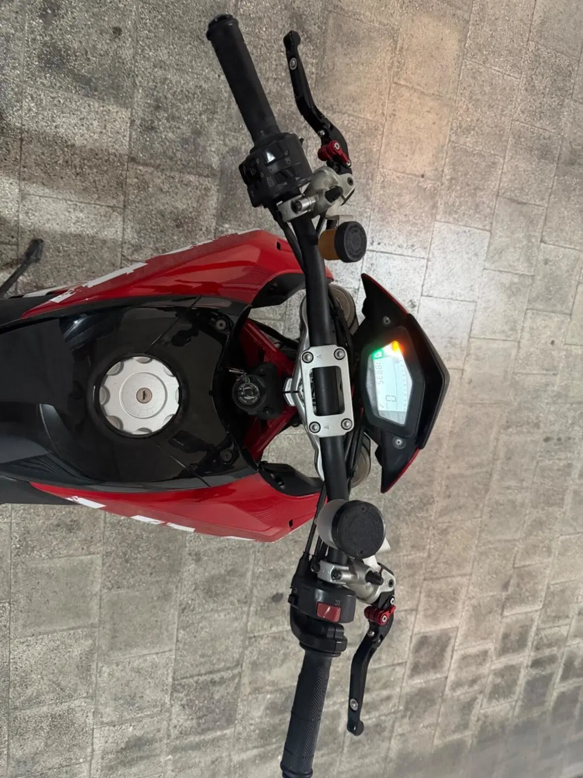 Ducati Hypermotard 1100 (2007 - 09) (3)