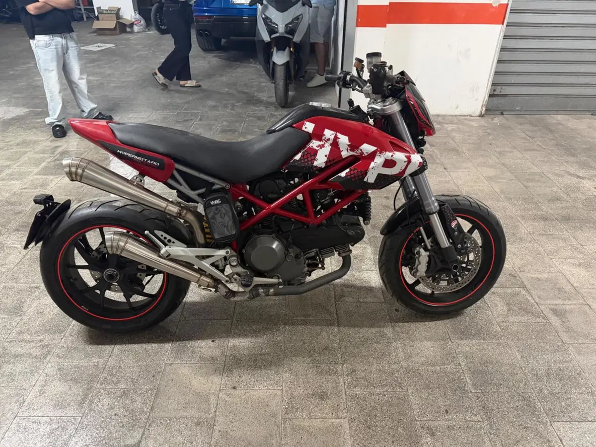 Ducati Hypermotard 1100 (2007 - 09) (4)