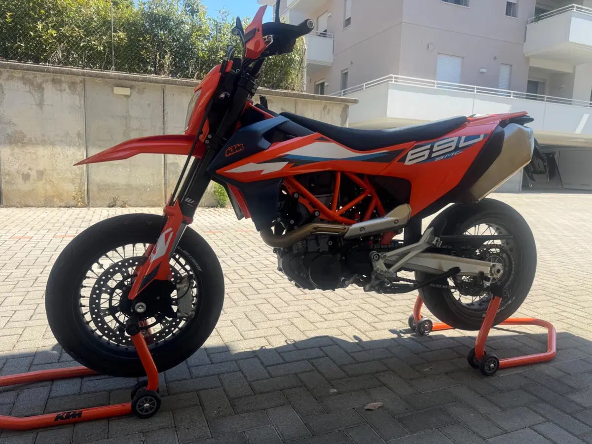 KTM 690 SMC R (2023 - 25) (2)