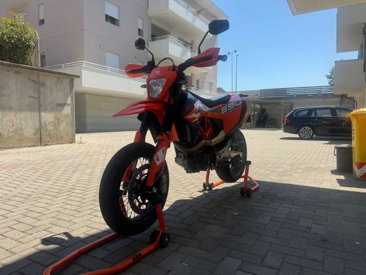 KTM 690 SMC R (2023 - 25) (3)