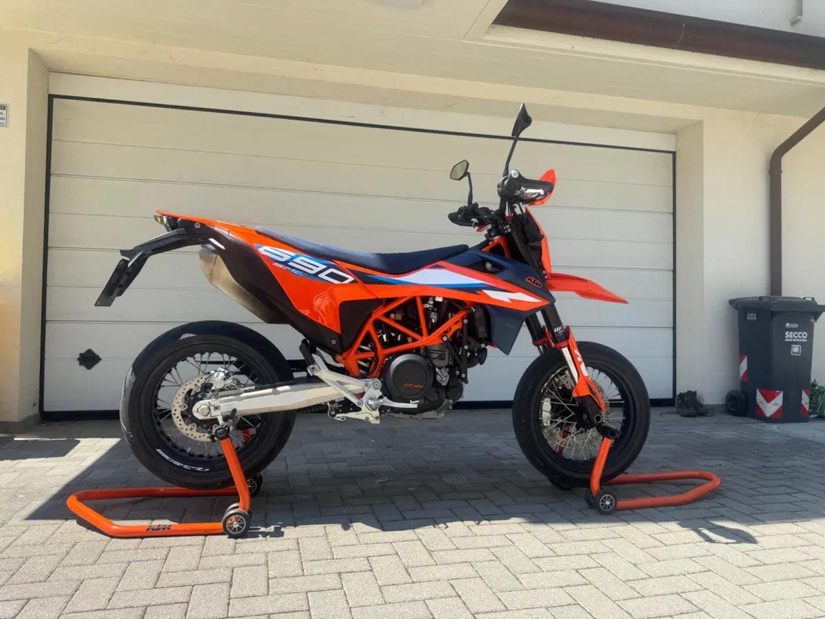 KTM 690 SMC R (2023 - 25) (4)