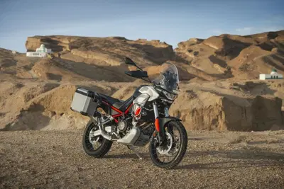 Aprilia Days e Moto Guzzi Days: a giugno arrivano vantaggi fino a 1.500 euro su Tuareg, V85 e Stelvio