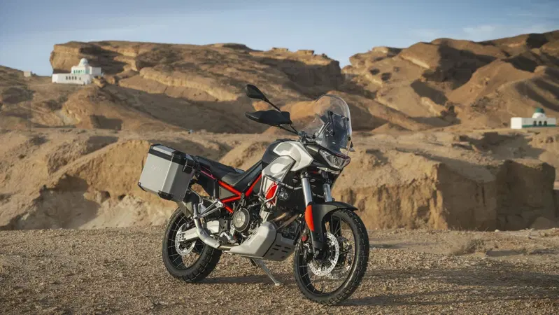 Aprilia Days e Moto Guzzi Days: a giugno arrivano vantaggi fino a 1.500 euro su Tuareg, V85 e Stelvio