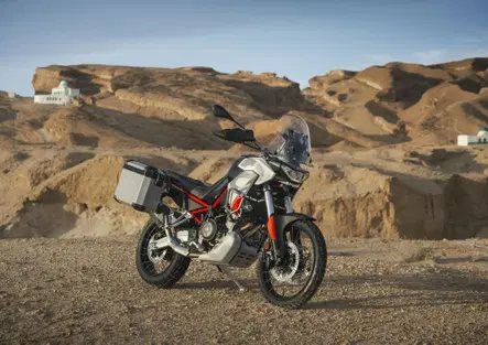 Aprilia Days e Moto Guzzi Days: a giugno arrivano vantaggi fino a 1.500 euro su Tuareg, V85 e Stelvio