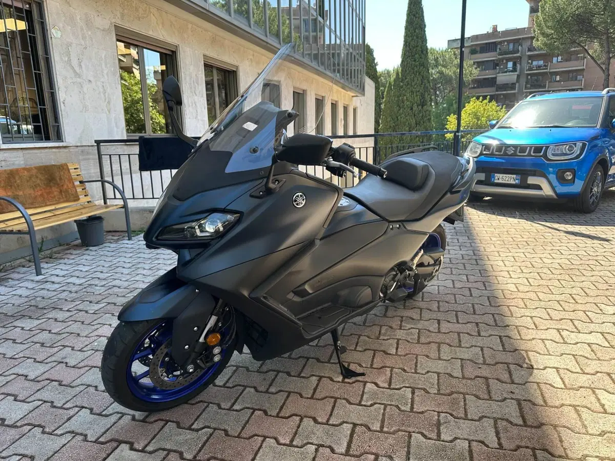 Yamaha T-Max 560 (2022 - 24) (3)