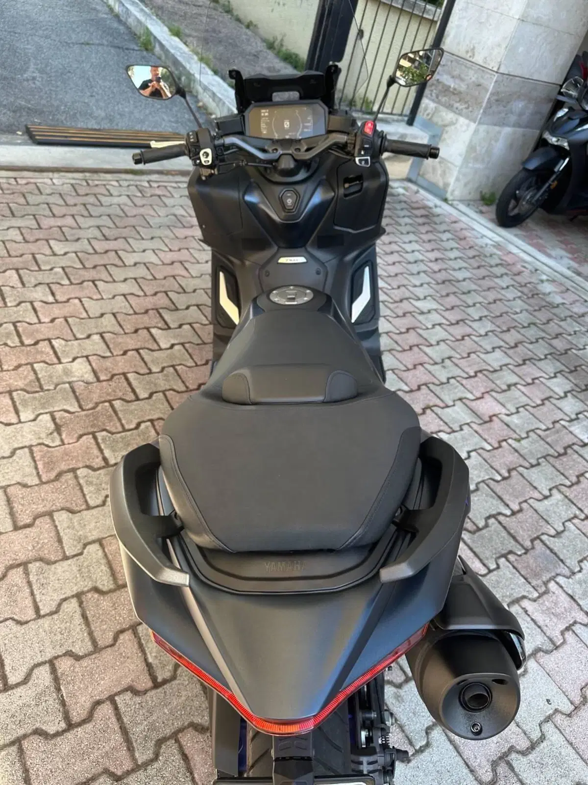 Yamaha T-Max 560 (2022 - 24) (5)