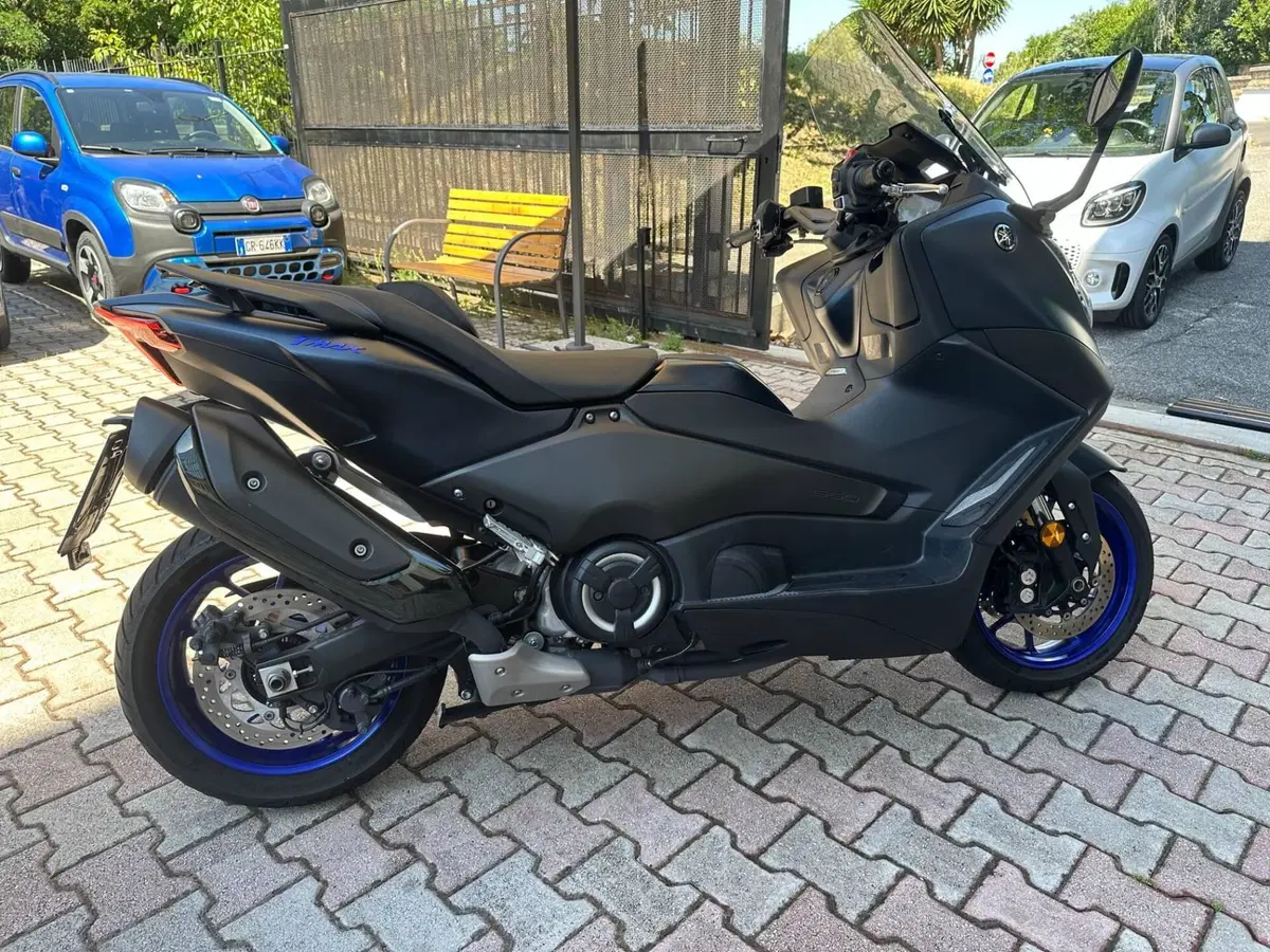 Yamaha T-Max 560 (2022 - 24) (6)