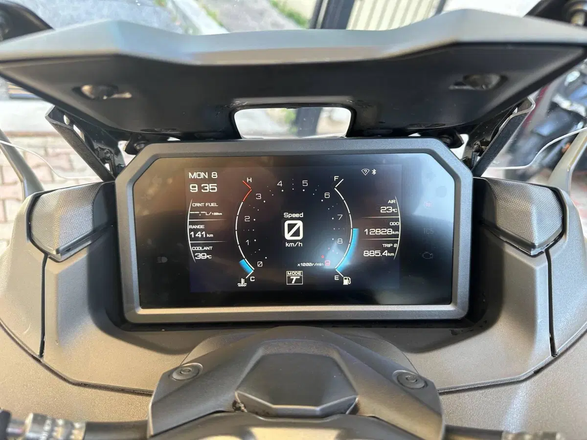 Yamaha T-Max 560 (2022 - 24) (7)