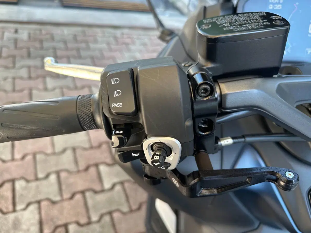 Yamaha T-Max 560 (2022 - 24) (8)