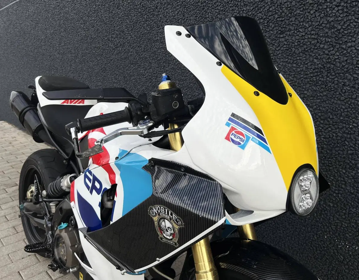 Aprilia Dorsoduro 750 (2009 - 14) (4)